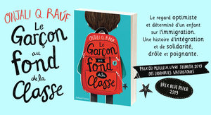 Le garçon au fond de la classe. 