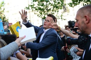 John Green recontre ses fans à la Librairie de Paris