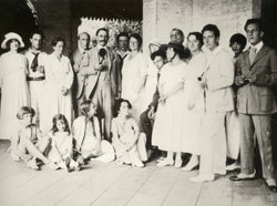 La troupe du Vieux-Colombier à Cedar Court en août 1918, lors de sa tournée américaine. Coll. part.
